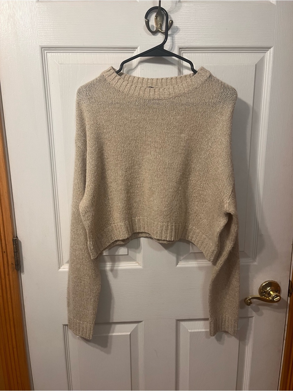 H & M Beige Cropped Crewneck Sweater - Women